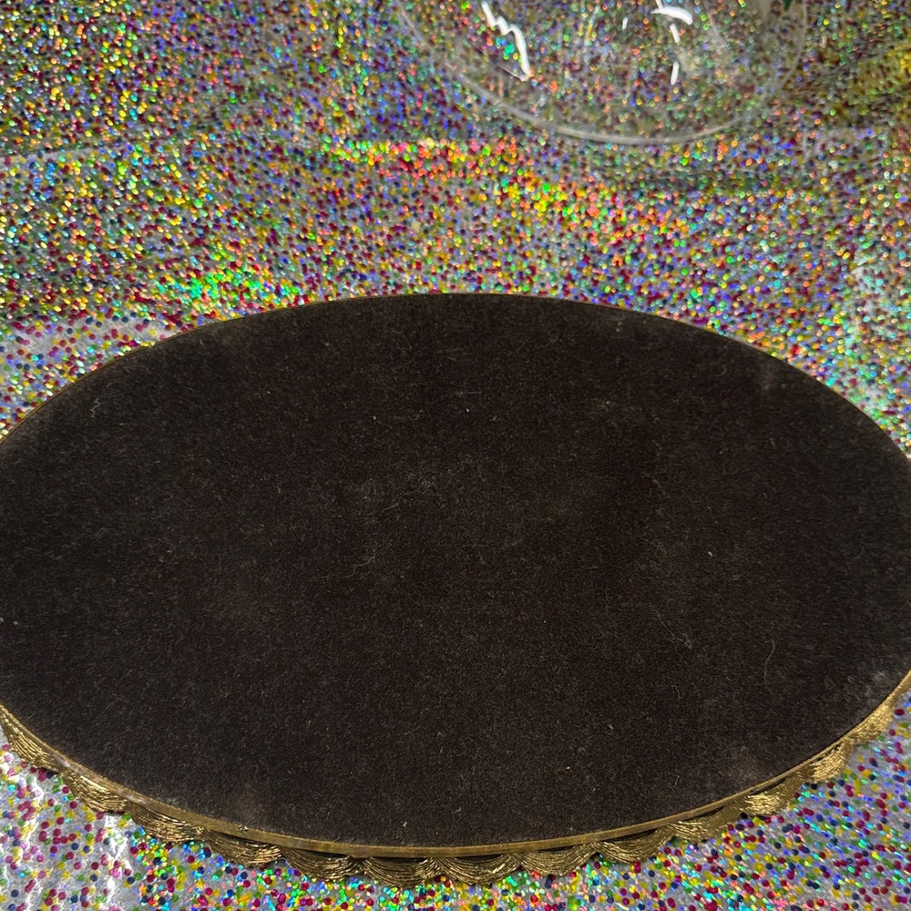 Elegant Gold Oval vintage perfume tray Mirror 12” 7” ✨🌸make me an offer🌸✨ - Picture 2 of 7